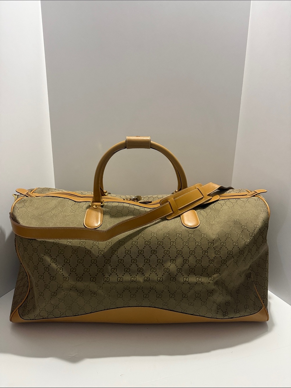 Gucci Vintage Travel Duffle - Picture 3 of 17